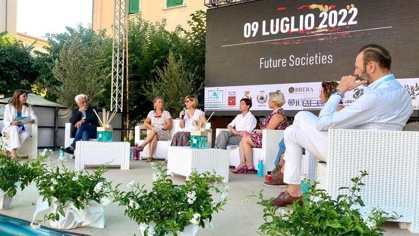 Nella foto il palco di ieri, sabato, a Marciana Marina (foto servizio Gio’ di Stefano)