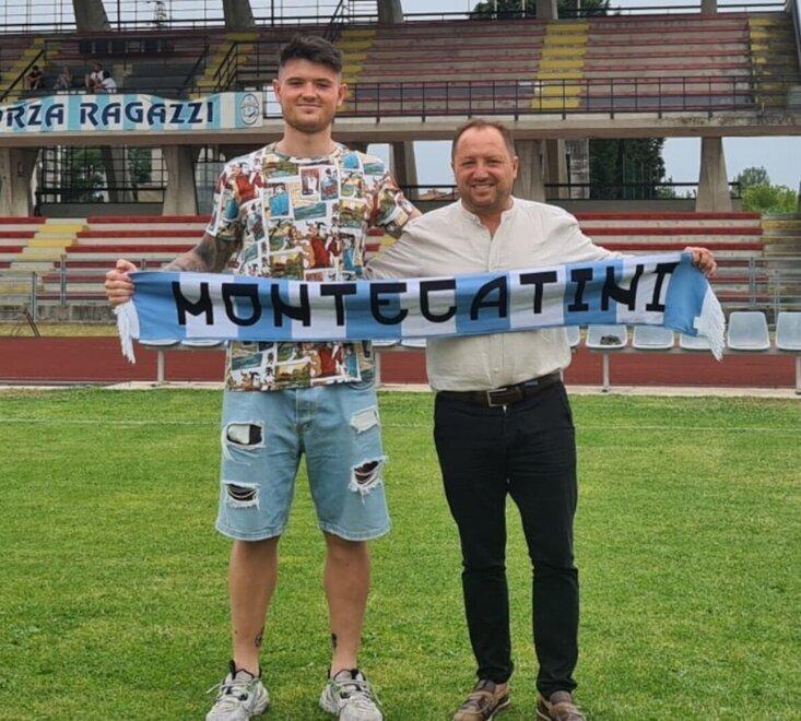 Matteo Ghimenti presentato all’interno dello stadio di Montecatini insieme al presidente dell’Airone, Piero Nannini