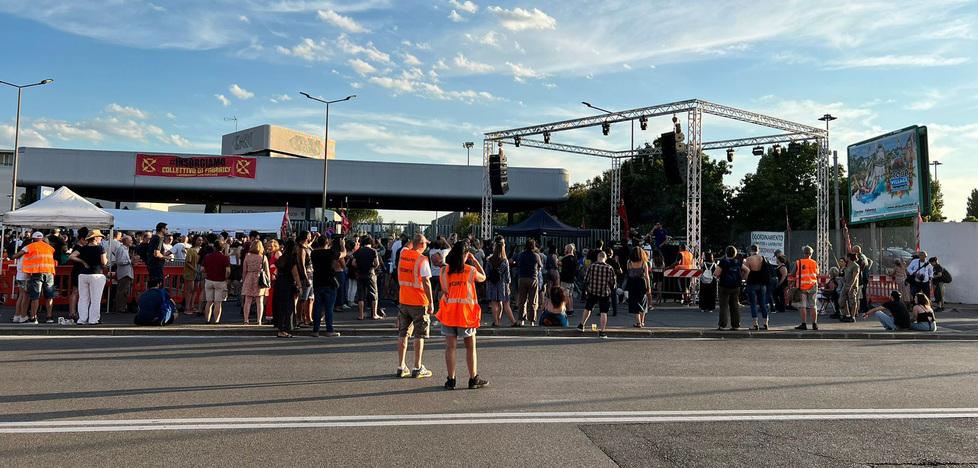 Gkn, a Campi Bisenzio “suona” la lotta: la vertenza-simbolo compie un anno