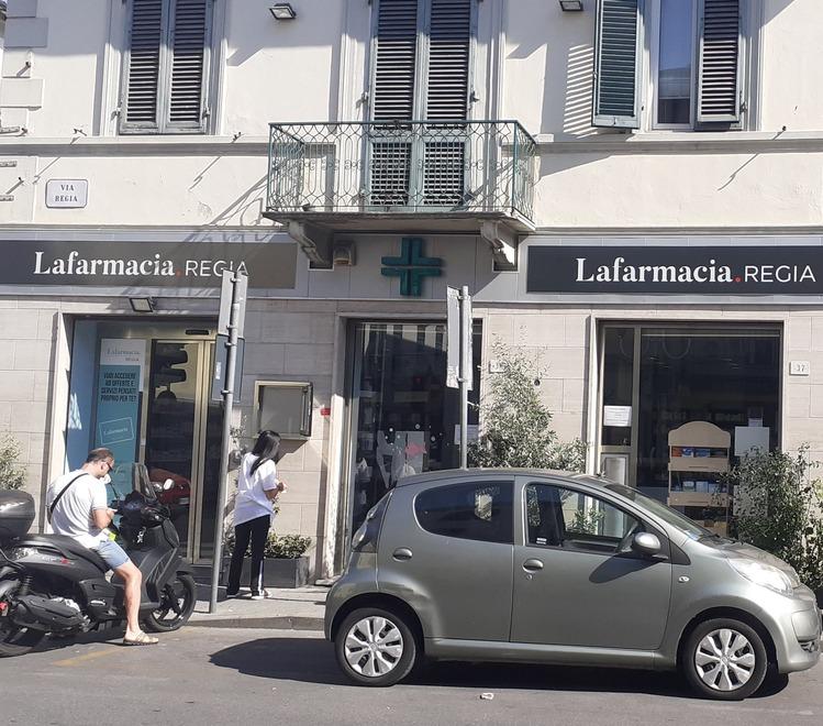 Viareggio, la farmacia Calandra cambia proprietario e nome: «Ecco i nostri servizi» 