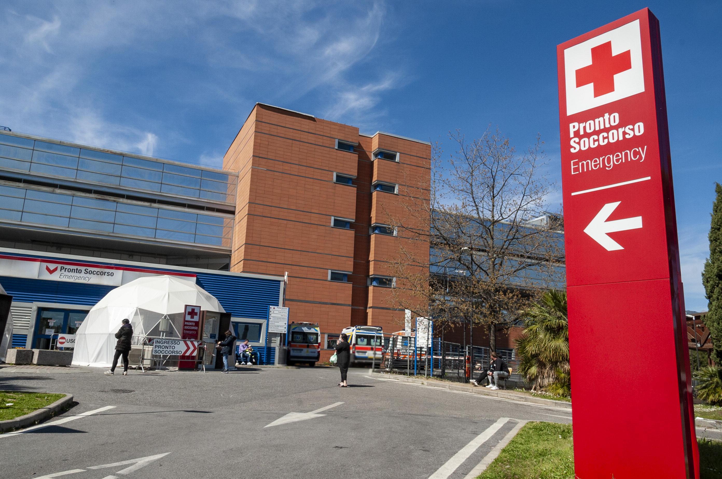 Versilia, allarme dal pronto soccorso: «Troppi giovani in preda dello sballo». Parla il primario