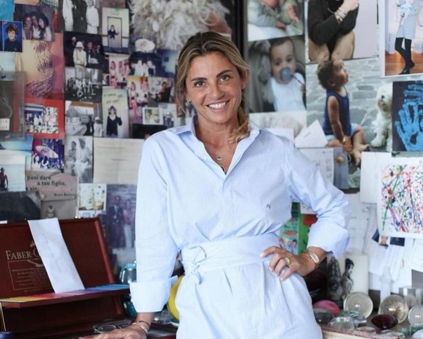 Monica Sarti  firma una linea di abiti a 5 stelle 