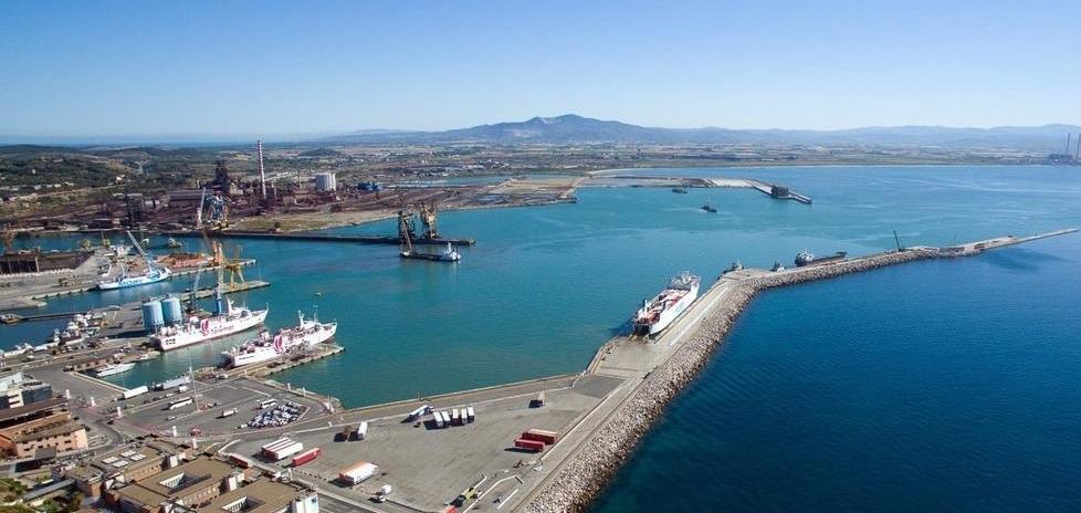 Rigassificatore, il dubbio del sindaco di Follonica: «Processo autorizzatorio fasullo» 