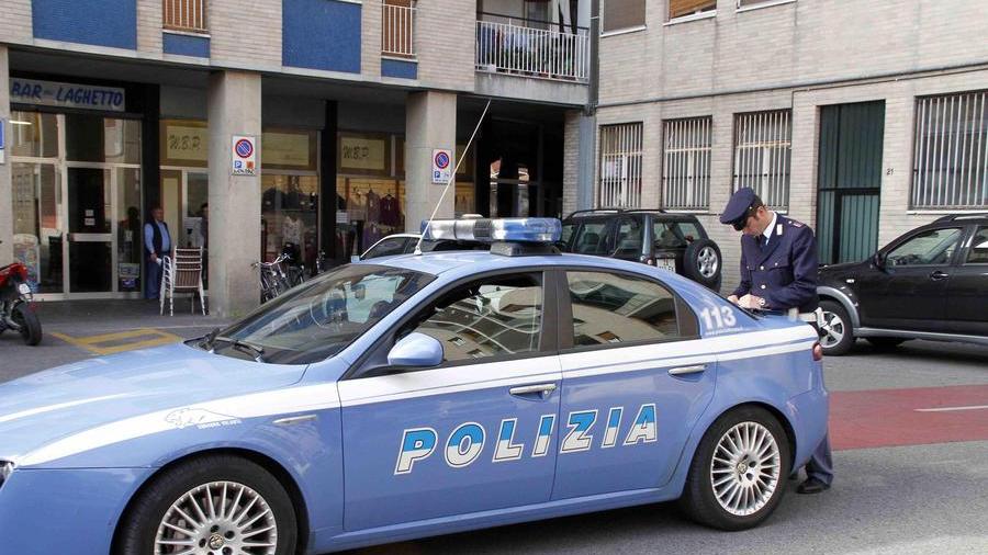 Una volante della polizia (foto d'archivio)