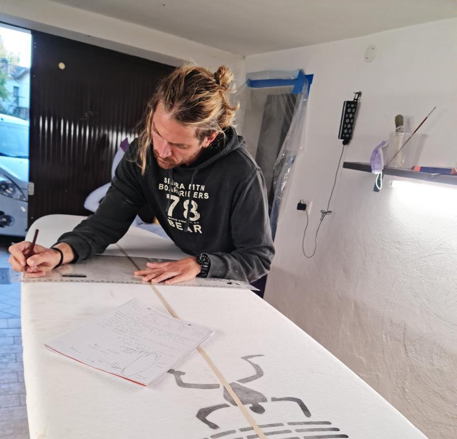 Le tavole da surf artistiche da Caprara al resto del mondo