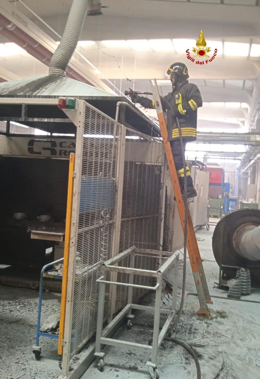 Nella ditta di giunti per irrigazione va a fuoco un robot
