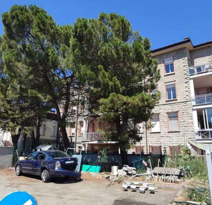 Paura a Zocca: distrugge auto e linea del gas