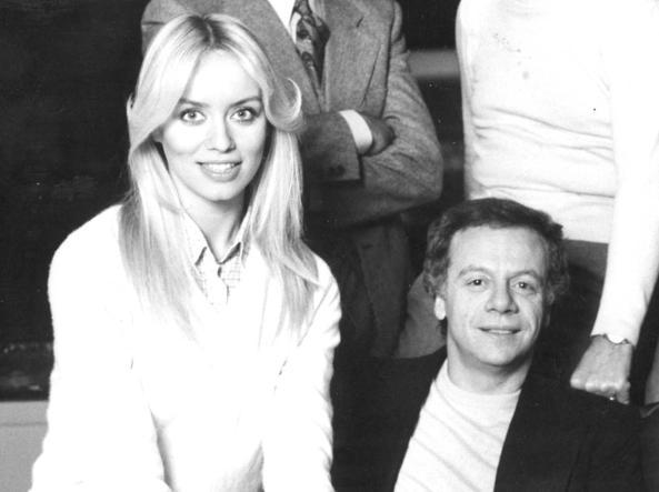 
	Gloria Guida e Johnny Dorelli

