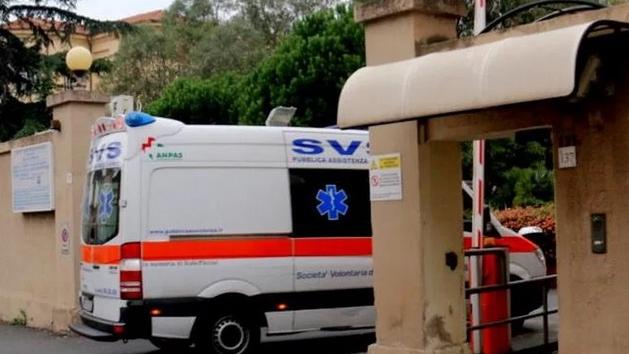 Livorno, investito bimbo di un mese: il passeggino lo ha protetto