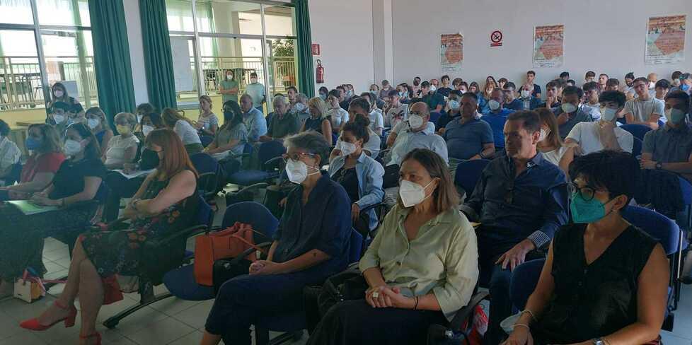In cerca di 10 operai e tecnici da assumere