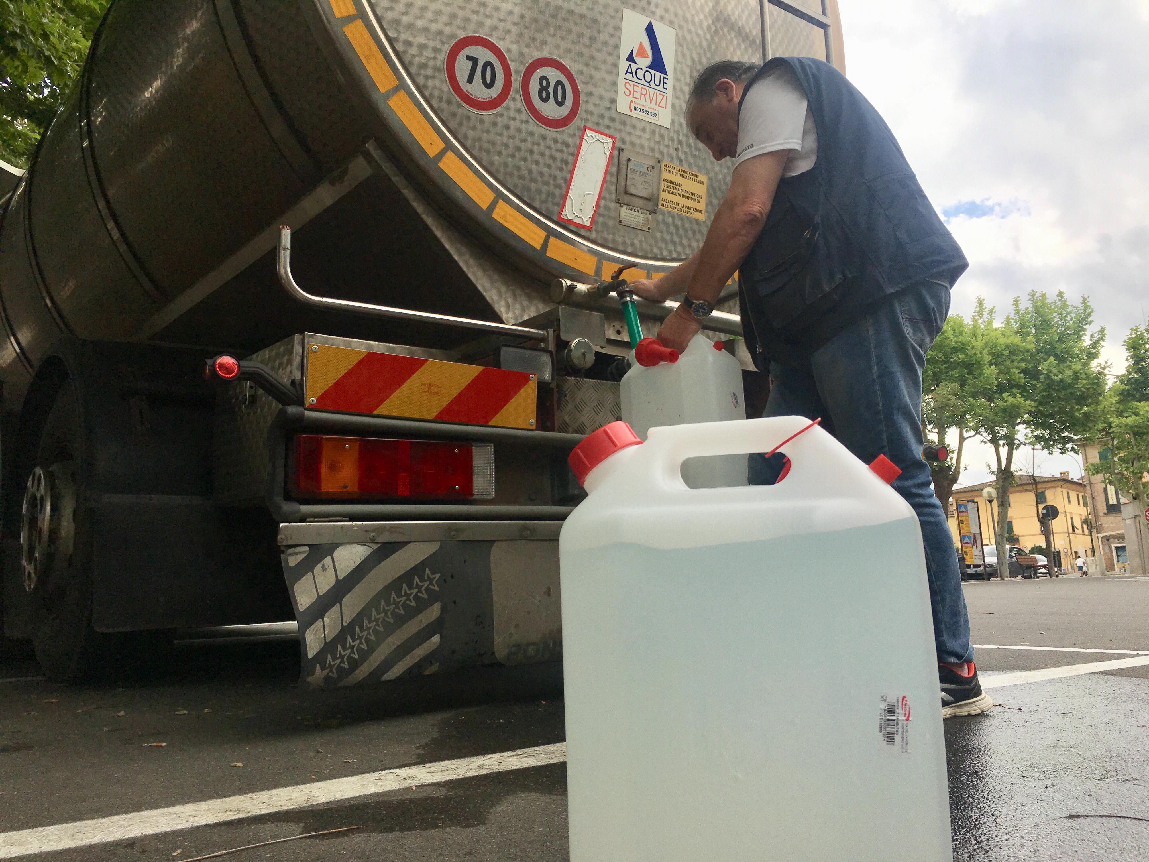 Pontedera, 12 ore senz’acqua per lavori: ecco come combattere l’emergenza 