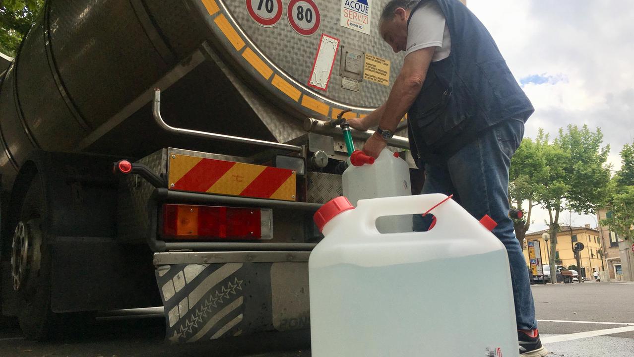 Pontedera, 12 ore senz’acqua per lavori: ecco come combattere l’emergenza