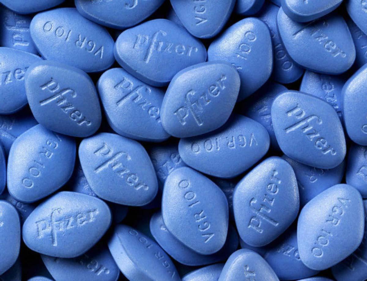 Viagra agli amici in cambio di regali: ex tecnico farmaceutico a processo 