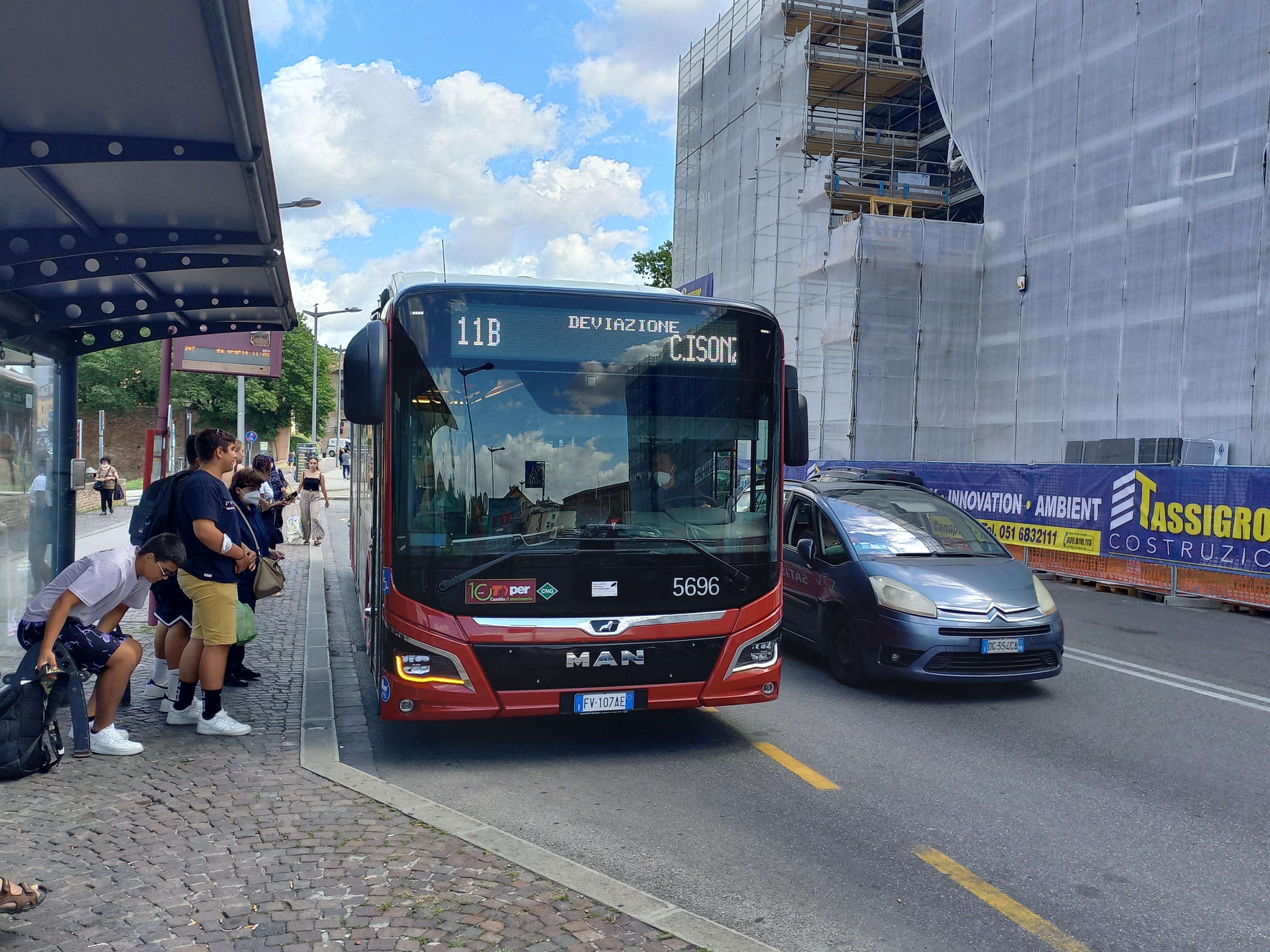 Ferrara, quel bus chiamato desiderio: ritardi per i lavori sulla linea 11