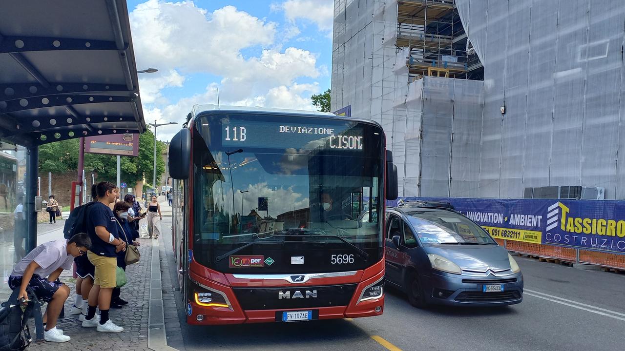 Ferrara, quel bus chiamato desiderio: ritardi per i lavori sulla linea 11