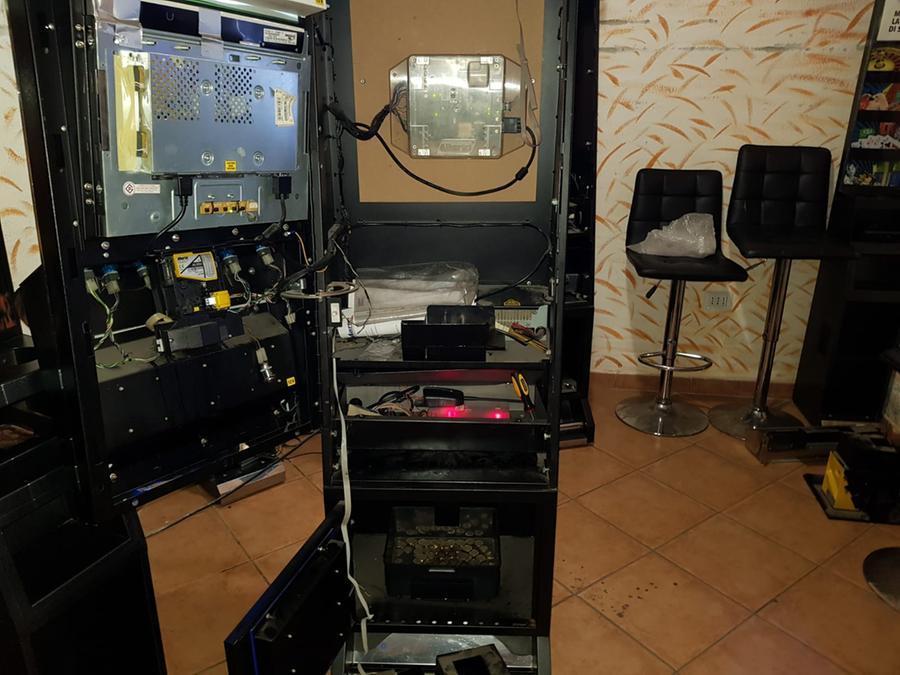 Sant’Anna Arresi, videopoker truccati in un bar