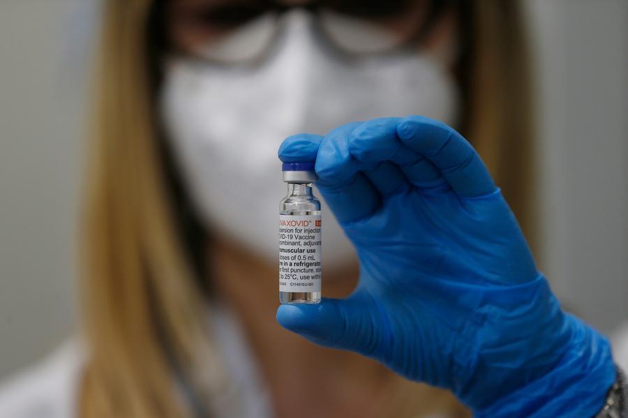 Cinque decessi e ospedali ferraresi ormai saturi: ecco la quarta dose