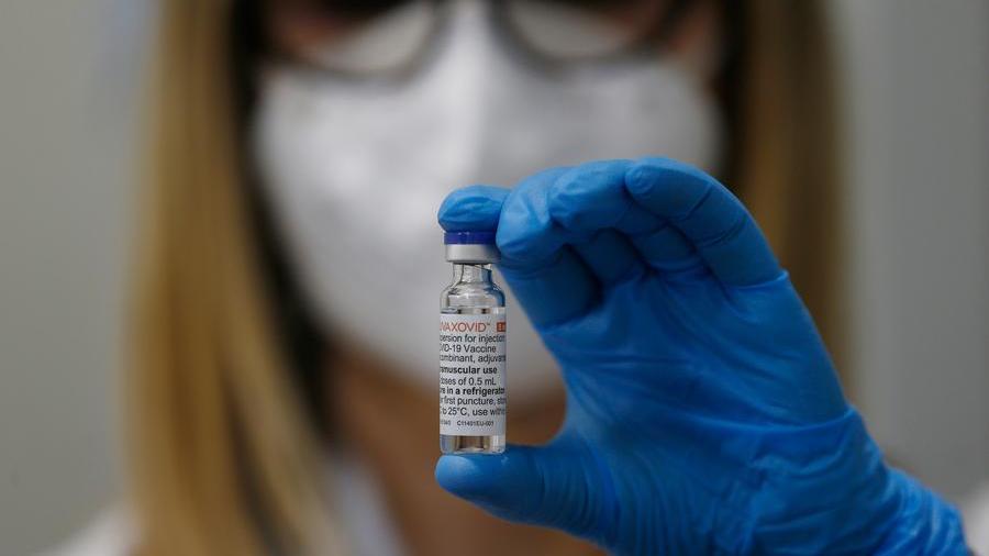 Cinque decessi e ospedali ferraresi ormai saturi: ecco la quarta dose