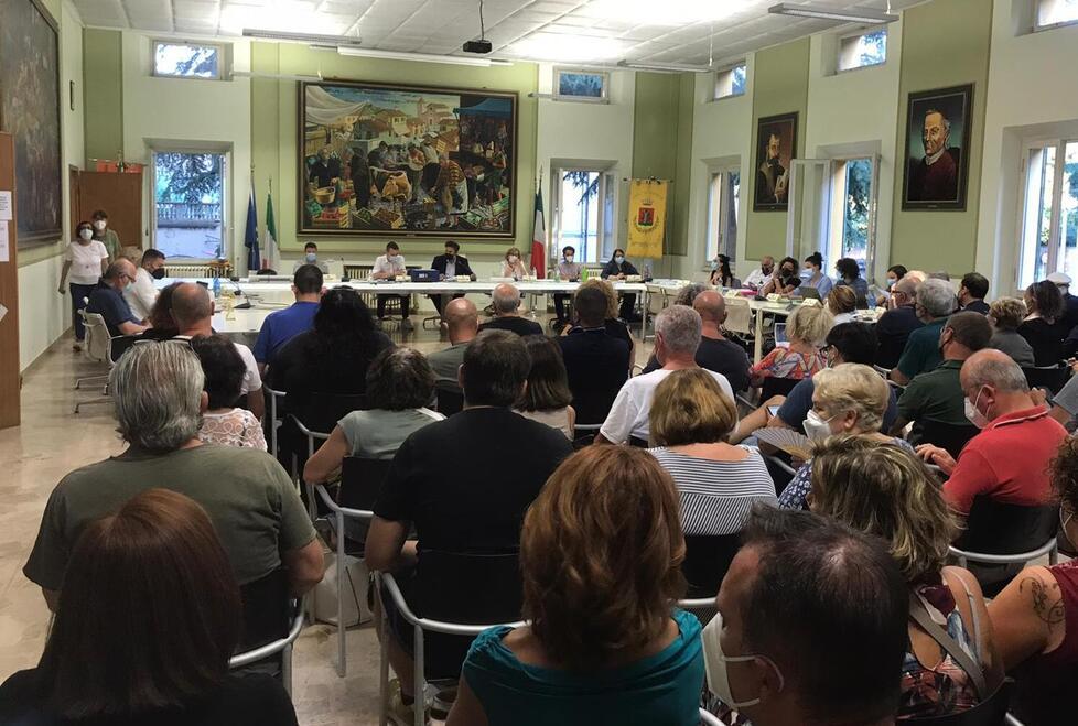 Vignola. In Consiglio si parla di Coop Tutto esaurito in municipio 