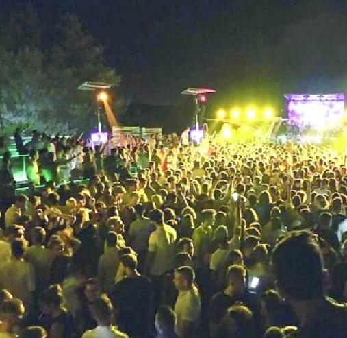Una serata al Ten Club: il locale in cui sarebbe avvenuta la violenza