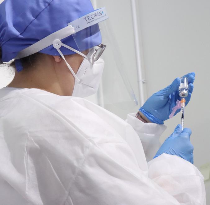 Ferrara, quarta dose per fragili e over 60: via a prenotazioni e ad accessi diretti