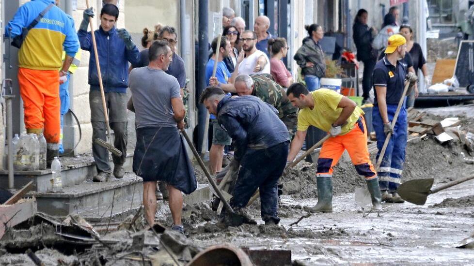 Alluvione a Livorno, i consulenti: «Sapeva dell’emergenza dalle 15, ma Nogarin se ne disinteressò» 