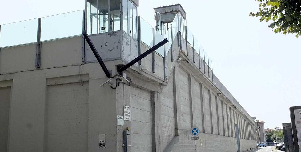 Sanitari del carcere di Pisa allo stremo: «Contro di noi anche molestie» 