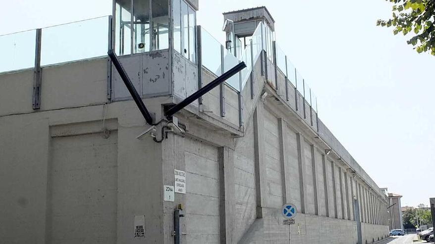 Sanitari del carcere di Pisa allo stremo: «Contro di noi anche molestie»