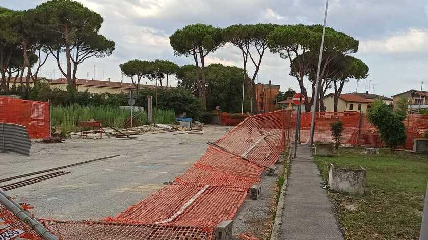 Portomaggiore, il cantiere della nuova piscina senza barriere da una settimana