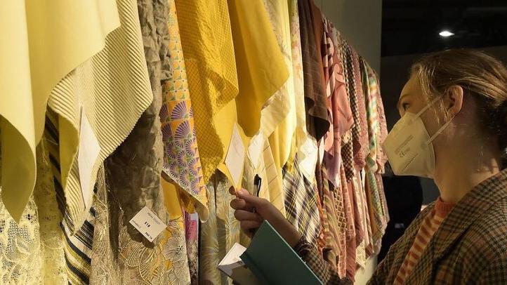 Ordini a raffica, listini ritoccati: per il tessile pratese torna l’età dell’oro a Milano