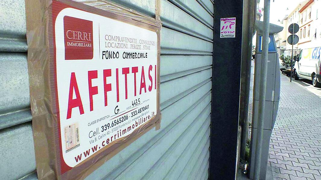 Nuovi negozi, ma per poco tempo: nel commercio di Piombino impazza il turnover