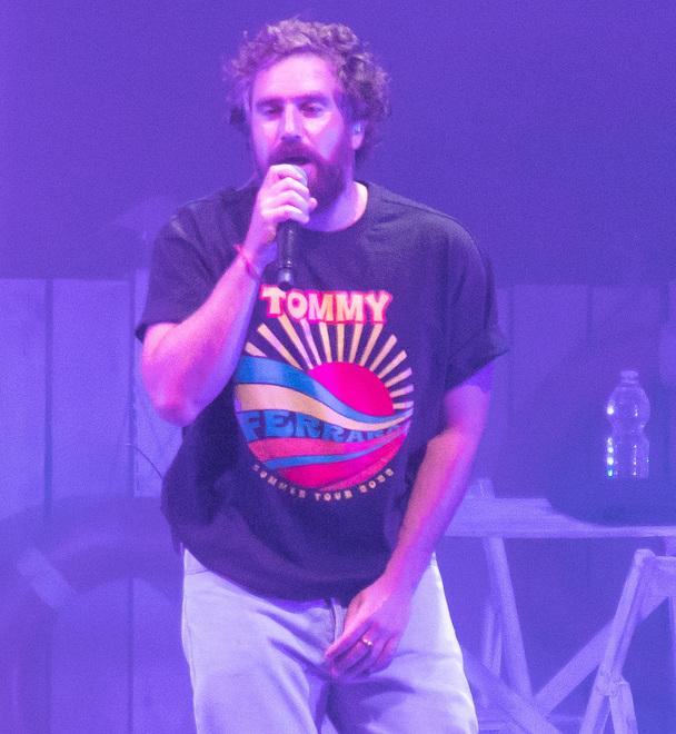 Ferrara, serata in Paradiso. «Sono tornato: siete belli» 