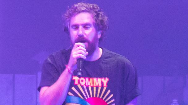 Ferrara, serata in Paradiso. «Sono tornato: siete belli»