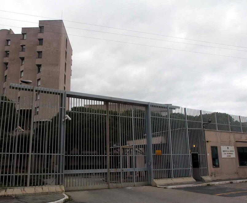 Una foto del carcere livornese delle Sughere dove c’è stata una serie di aggressioni nei confronti dei poliziotti. L’ultima in ordine di tempo lunedì, quando due agenti sono stati presi a calci e pugni da un detenuto