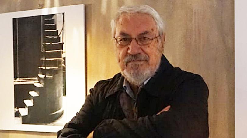 Ugo Conti fotografato alla sua mostra nel 2019