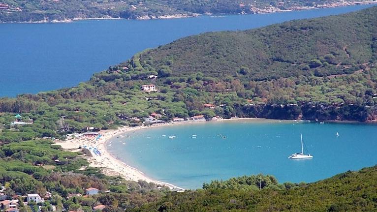 La spiaggia di Lacona all'Isola d'Elba