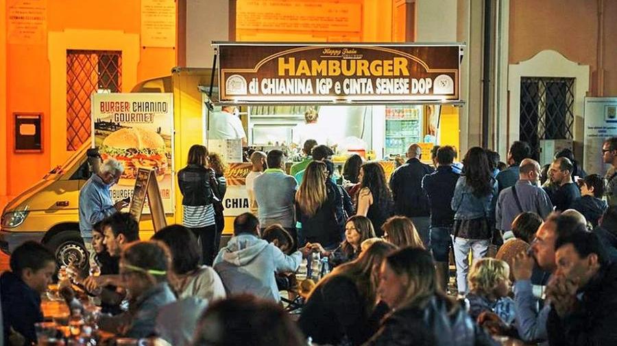 Pavullo. Due grandi eventi insieme: piatti street allo stadio e fiera internazionale del volo all’aeroporto