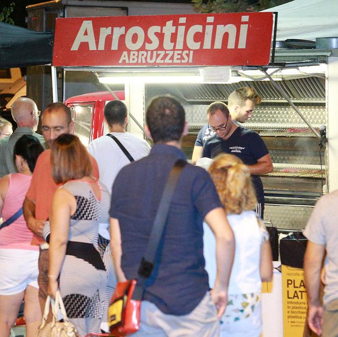Mirandola Arrosticini e cannoli, in centro festa per tutti i gusti 