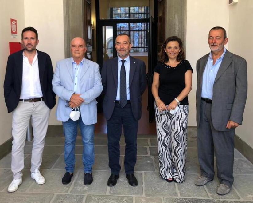 Giacomo Corsini (Asl), il dottor Giuseppe Figlini, il rettore Paolo Mancarella, l’assessora Sandra Munno e Rossano Massai (Dsu)