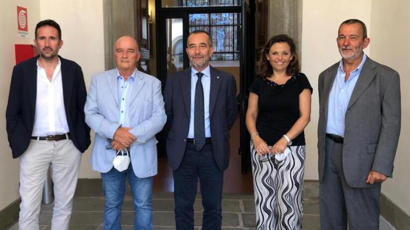 Giacomo Corsini (Asl), il dottor Giuseppe Figlini, il rettore Paolo Mancarella, l’assessora Sandra Munno e Rossano Massai (Dsu)