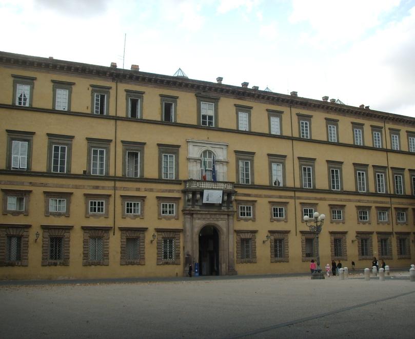 Lucca, prometteva di togliere le multe: poliziotto della prefettura condannato