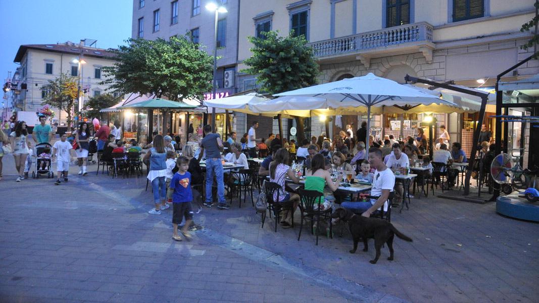 Commercio, Cecina regge il colpo: «Ma iniziamo a vedere le crepe»