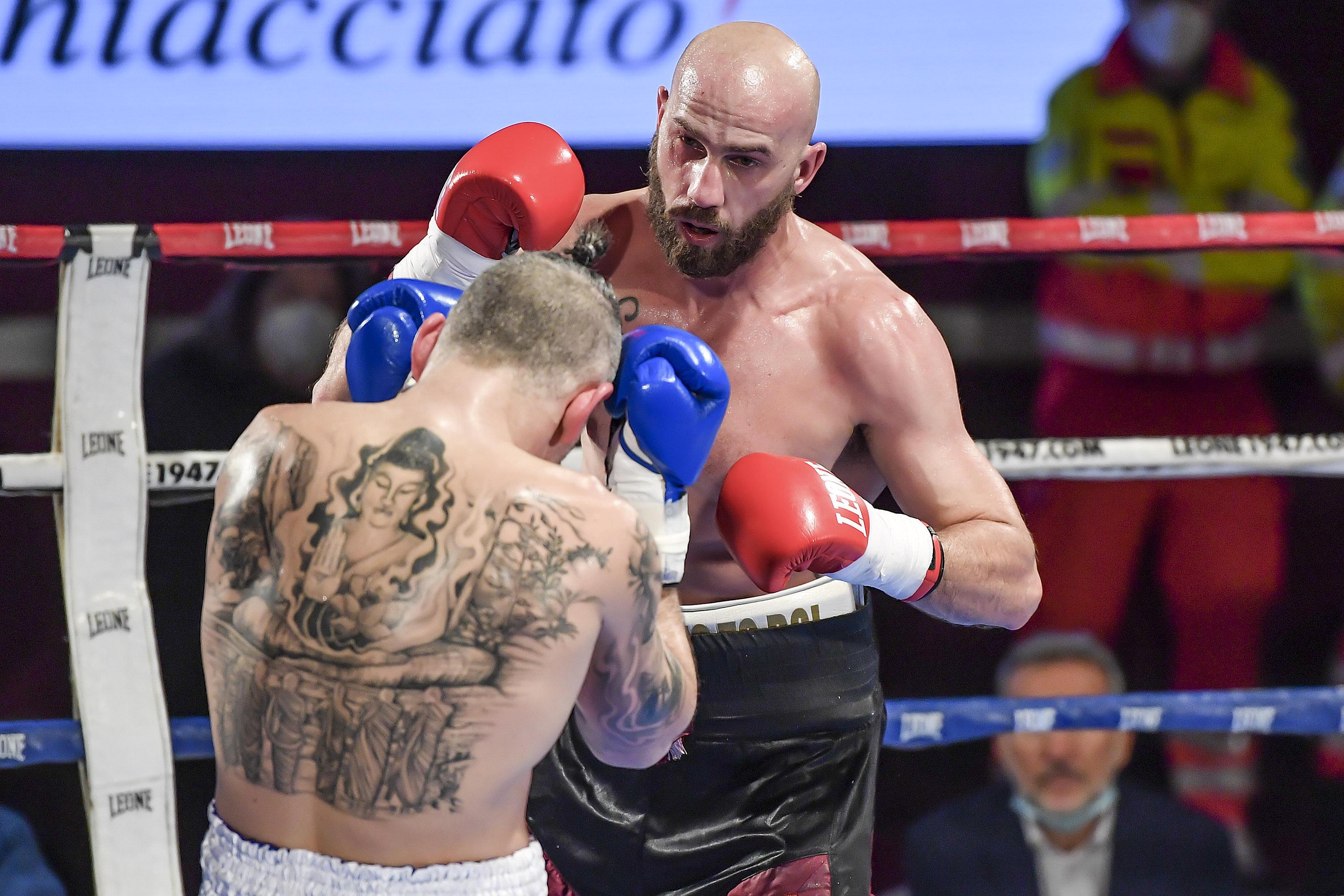 Federico Gassani, il pugille labronico che sarà protagonista del match clou della serata ai Bagni Lido