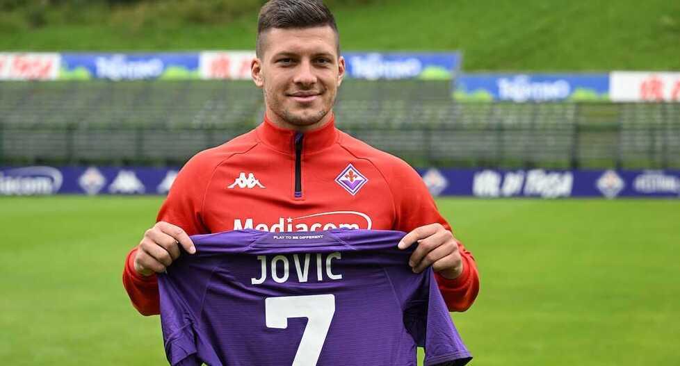Jovic e il sogno di fare grande la Viola: «Voglio una stagione con almeno 30 gol» 