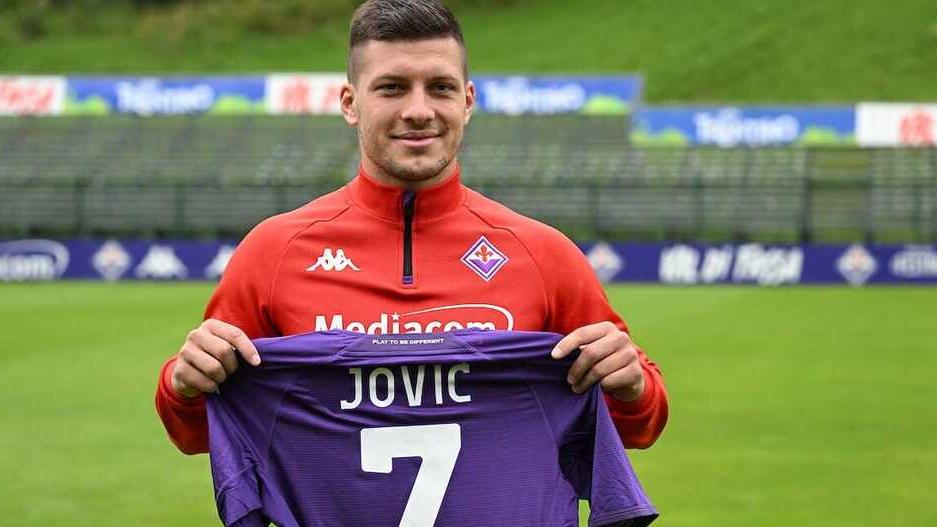 Jovic e il sogno di fare grande la Viola: «Voglio una stagione con almeno 30 gol»