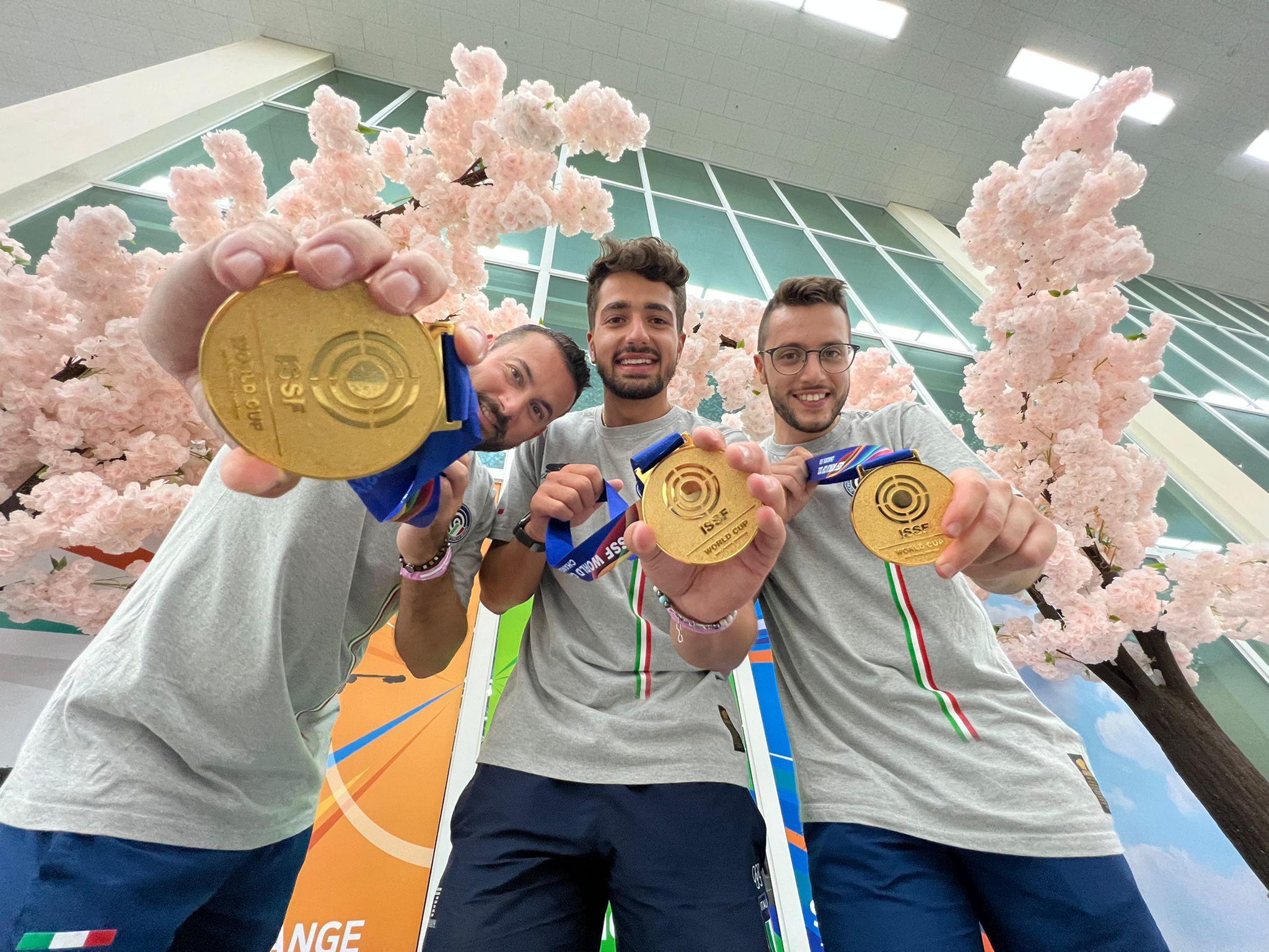 Luca Tesconi con i compagni di squadra Paolo Monna e Alessio Torracchi