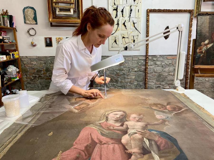 
	Daniela Spelta: &laquo;La caratteristica principale &egrave; la presenza dello scapolare, una stoffa indossata dai monaci carmelitani sopra l&rsquo;abito&raquo;

