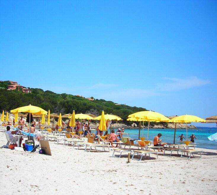 Arzachena, cittadini e Comune contro il campo boe davanti a Cala Granu 