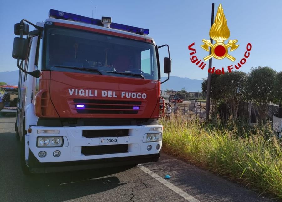 Morto a 43 anni nell’auto finita fuori strada