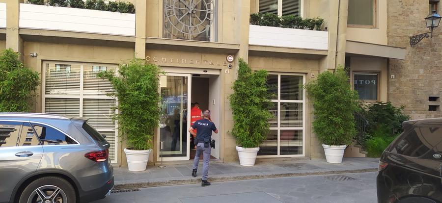
	Sul caso sta indagando la polizia di Stato

